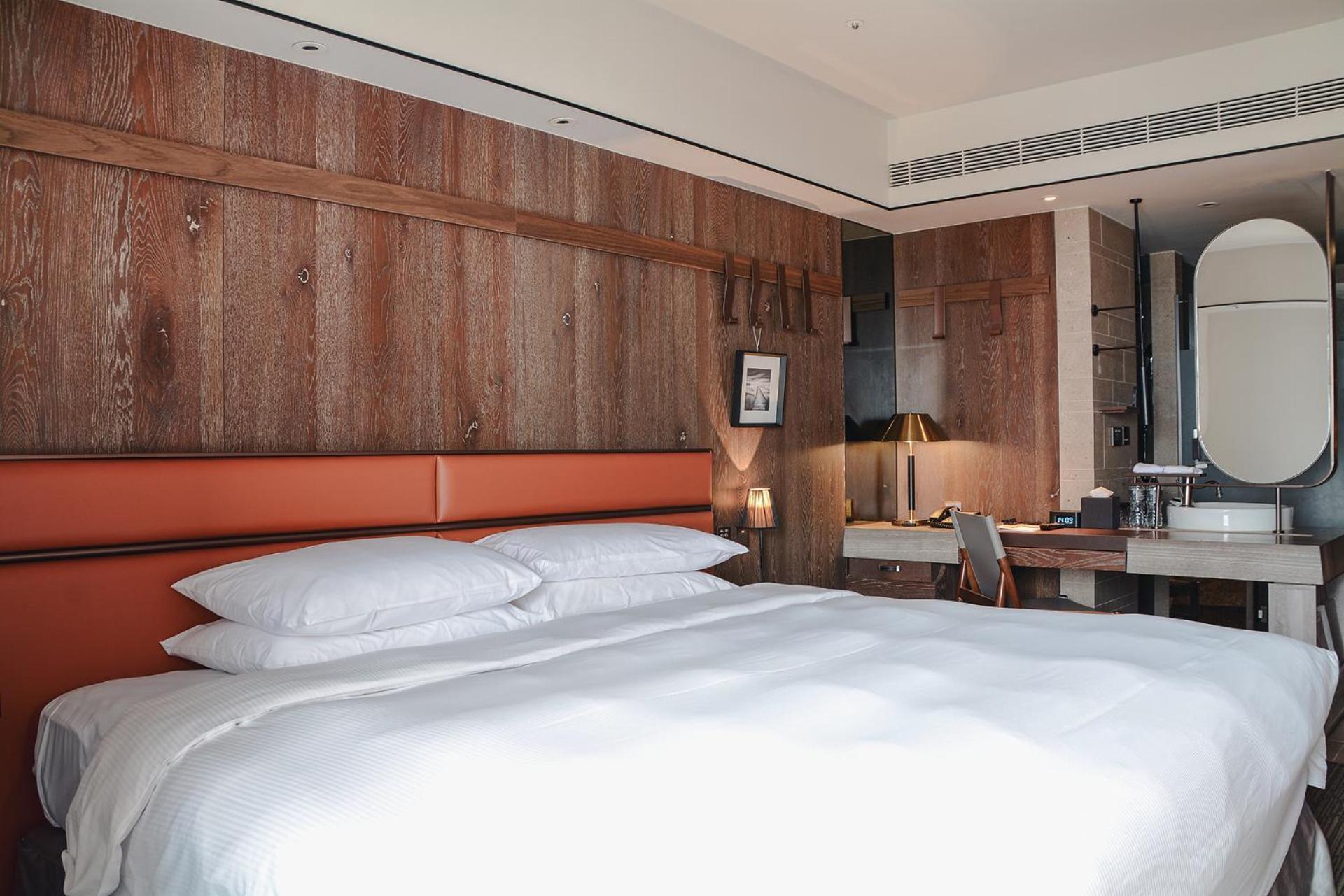 Sheraton Taitung Hotel Buitenkant foto A room at the hotel