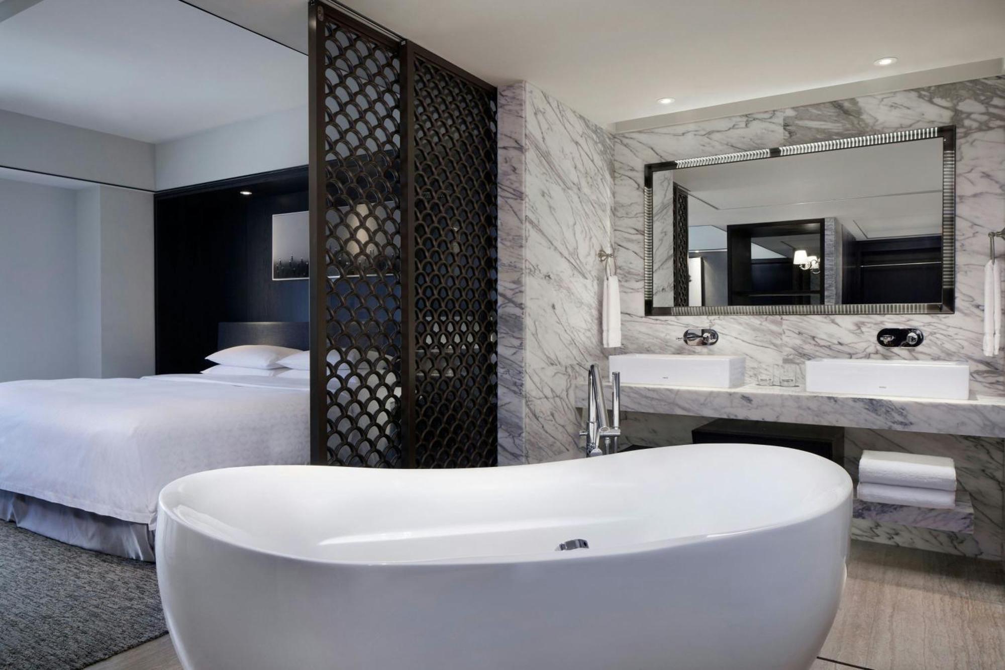 Sheraton Taitung Hotel Buitenkant foto A bathroom at the hotel