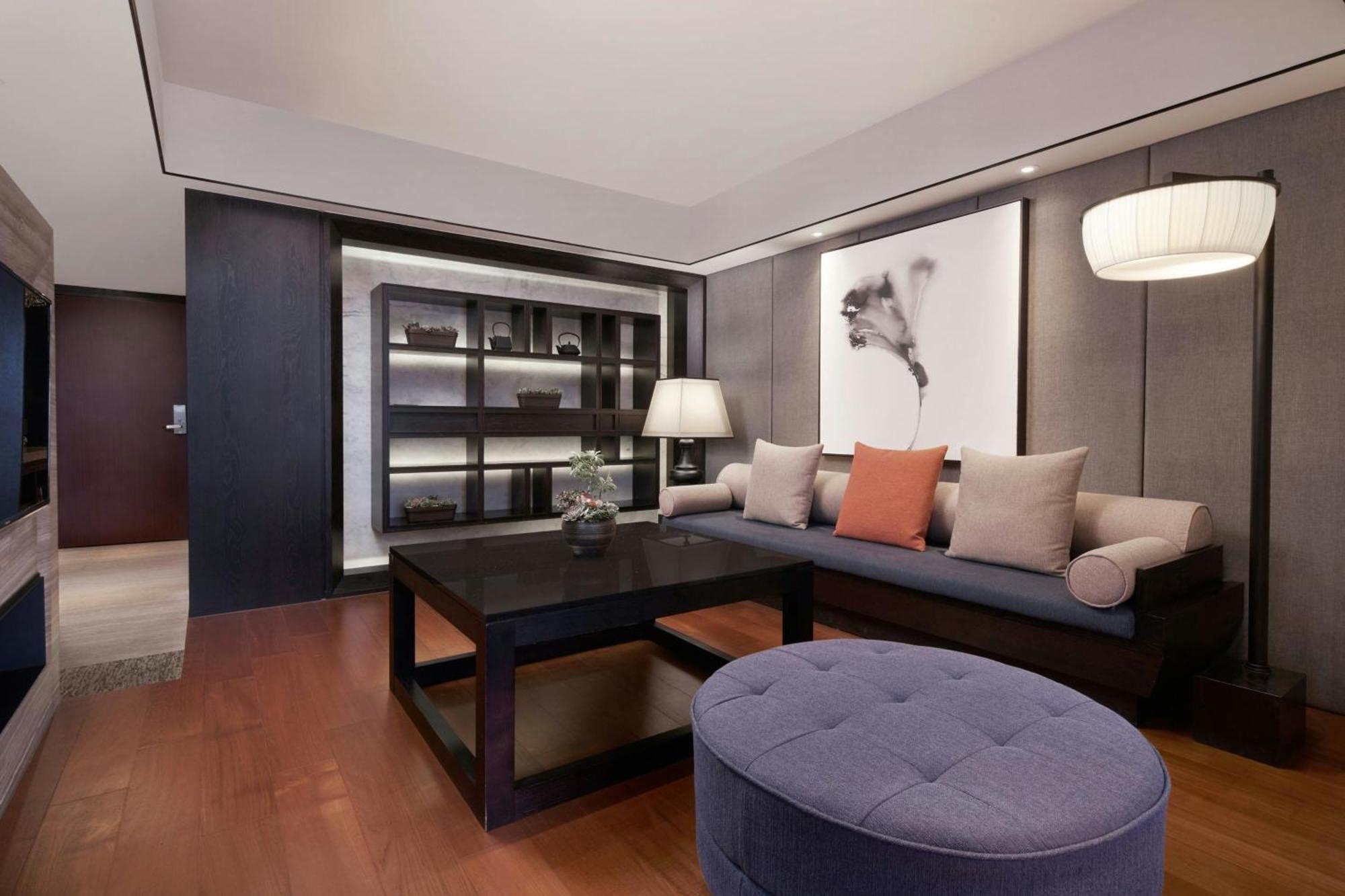 Sheraton Taitung Hotel Buitenkant foto A living room at the Mandarin Oriental, Hong Kong