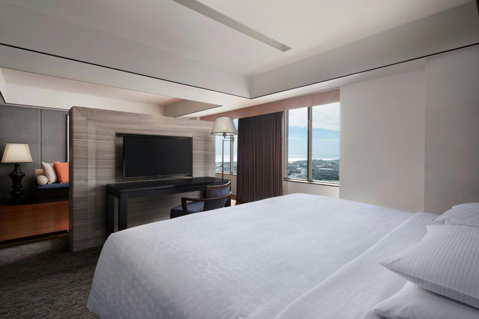 Sheraton Taitung Hotel Buitenkant foto A bedroom at the hotel
